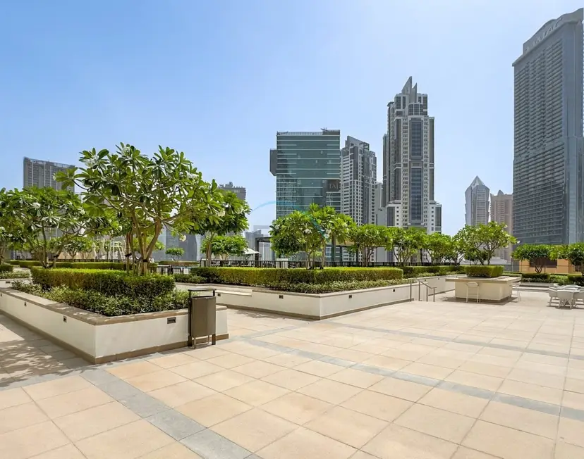 Breathtaking Skyscraper Views 3-Bedroom — Downtown Dubai — photo 37